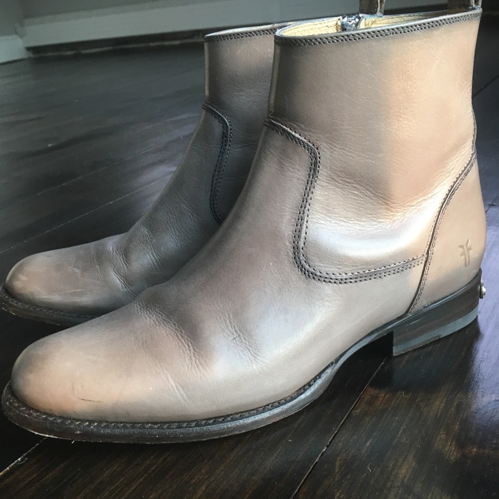 Frye Danielle Booties sz 9